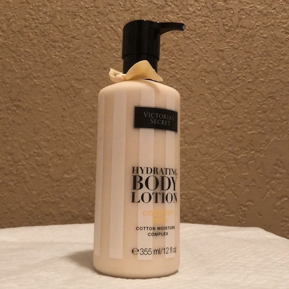 NWT Victoria’s Secret Hydrating Body Lotion Coconut Milk. 12 oz. Full Bottle.HTF - Picture 9 of 9